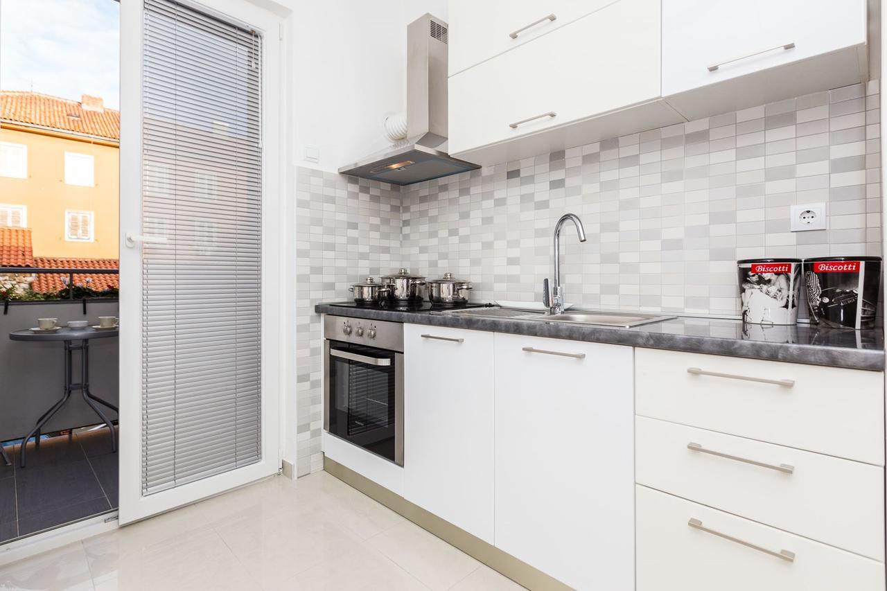 Fifi Apartment W. Parking In Old Town Ζαντάρ Εξωτερικό φωτογραφία