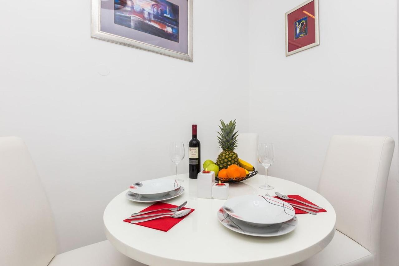 Fifi Apartment W. Parking In Old Town Ζαντάρ Εξωτερικό φωτογραφία